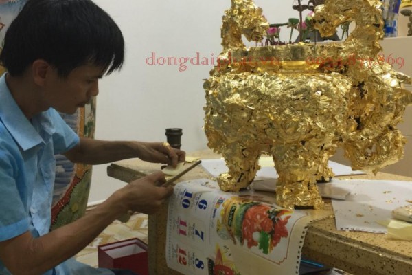 Dát vàng lư hương đồng thờ cúng ở Hồ Chí Minh