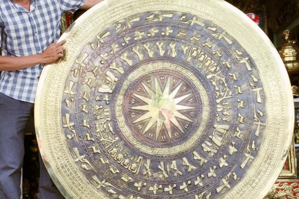 Báo giá mặt trống đồng trang trí ở Sài Gòn.