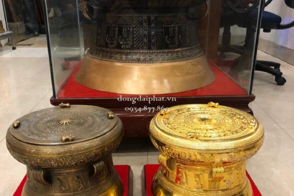  Trống đồng 15 cm mạ vàng tặng khách hàng