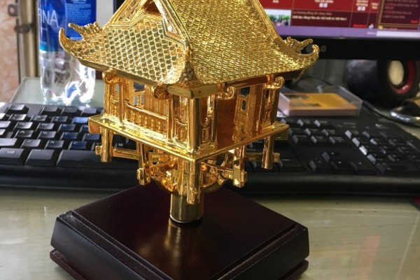 Cửa hàng bán chùa một cột mạ vàng uy tín.