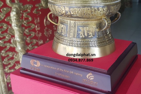 Trống đồng quà tặng lưu niệm ý nghĩa ở Sài Gòn