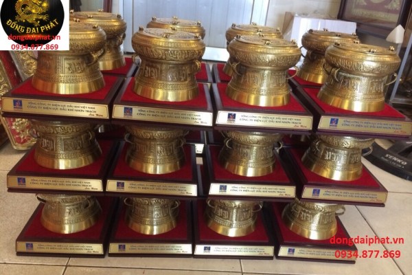 Trống đồng quà tặng 12 cm tại Sài Gòn