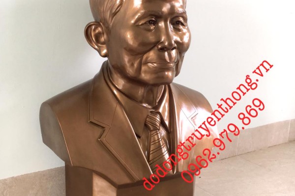Đúc tượng bán thân bằng đồng giáo sư Trần Văn Giàu 