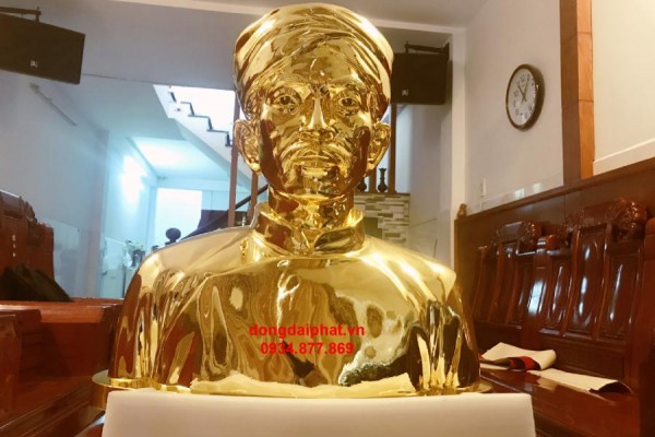 Dát vàng 9999 tượng cụ Nguyễn Trung Trực tại Phú Quốc.