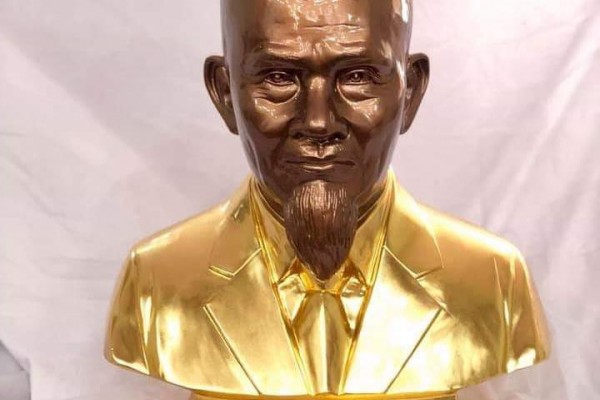 Đúc tượng chân dung mạ vàng uy tín.