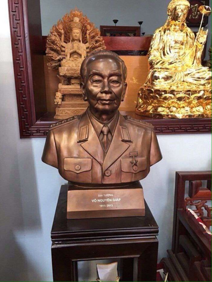 đúc tượng chân dung bằng đồng
