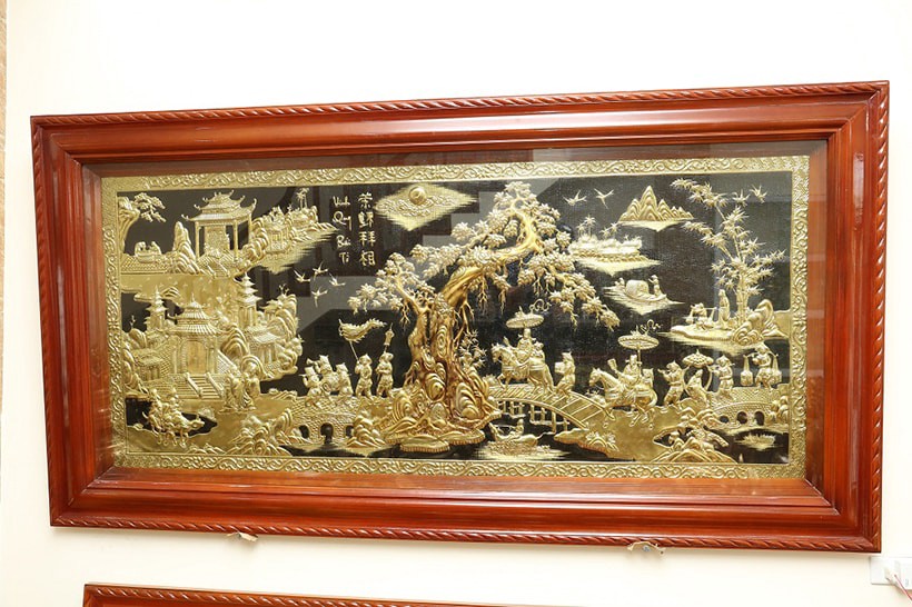 Tranh vinh quy bái tổ bằng đồng