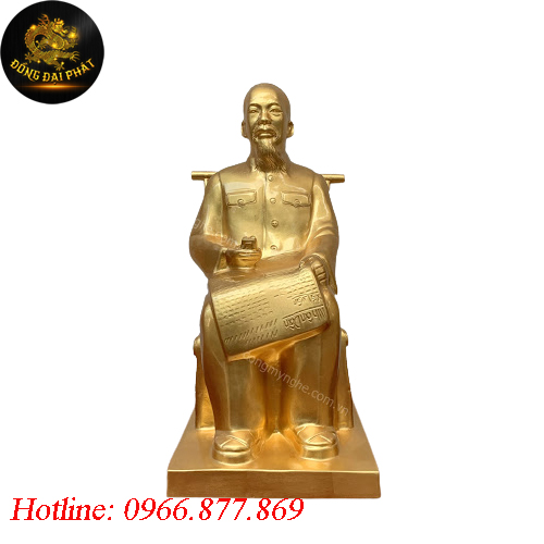 Tượng đồng bác hồ đang ngồi