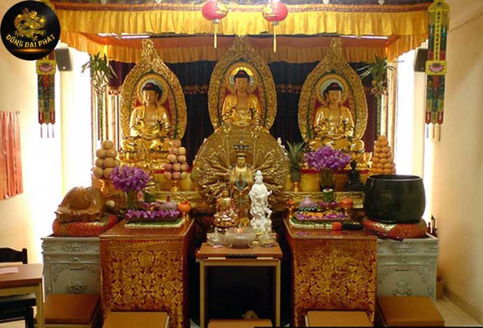 Bàn thờ Phật Quan Âm: Bàn thờ Phật Quan Âm, nơi nương tựa tâm linh của người Việt, vẫn được giữ gìn và tôn trọng trong năm