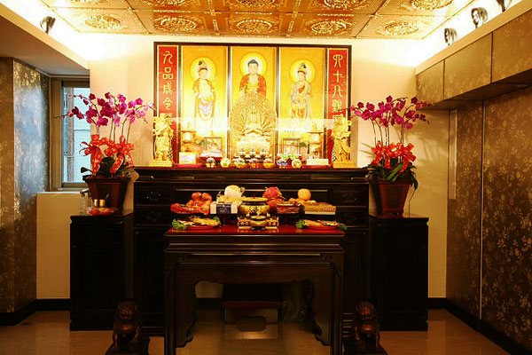 Ý nghĩa của việc bố trí bàn thờ trong gia đình với văn hóa người Việt