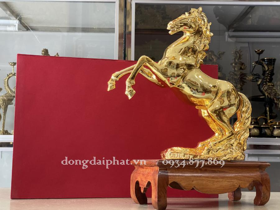 mạ vàng ngựa đồng làm quà tặng