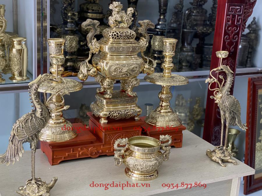 Đỉnh vuông đồng vĩnh tiến